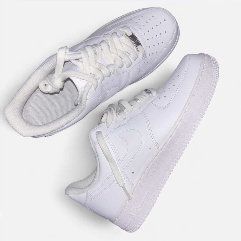 *NEW* White Authentic Nike Air Force 1’s